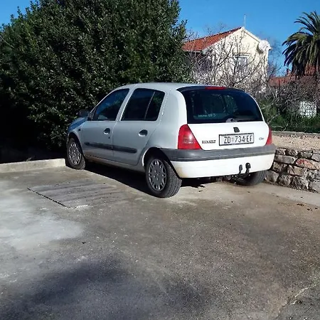 With A Parking Space Sali, Dugi Otok - 8185 *